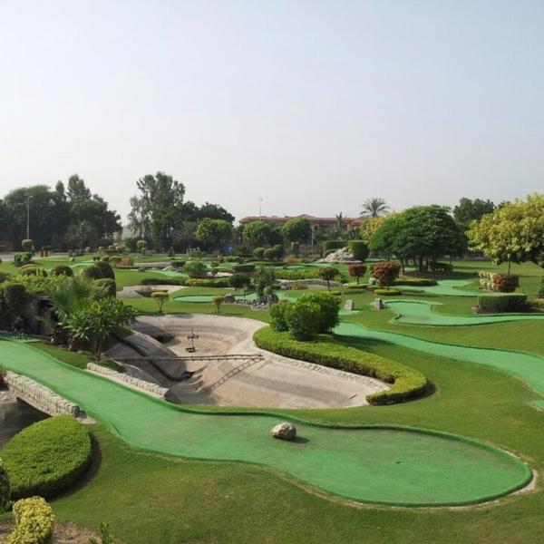 Northern Suites Bahria Town ラーワルピンディー エクステリア 写真