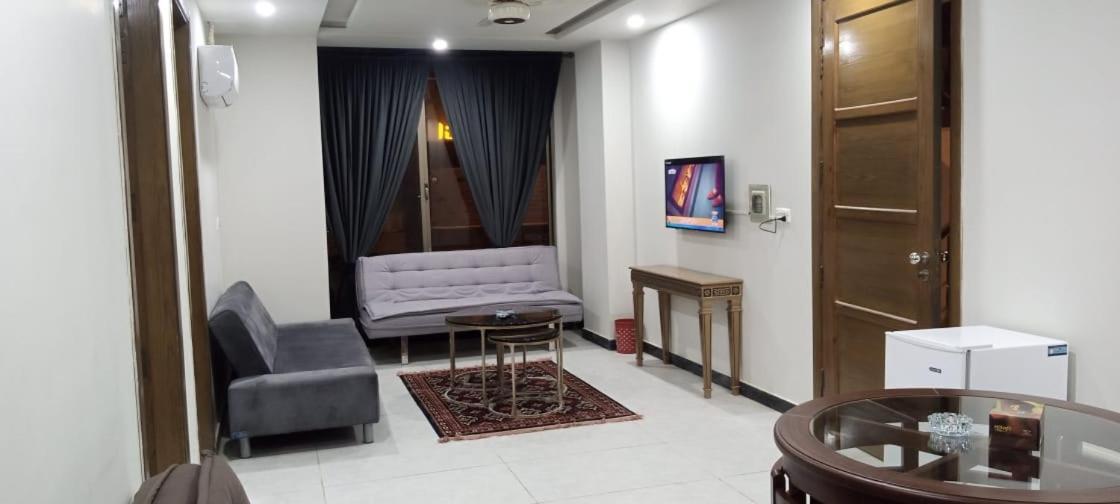 Northern Suites Bahria Town ラーワルピンディー エクステリア 写真