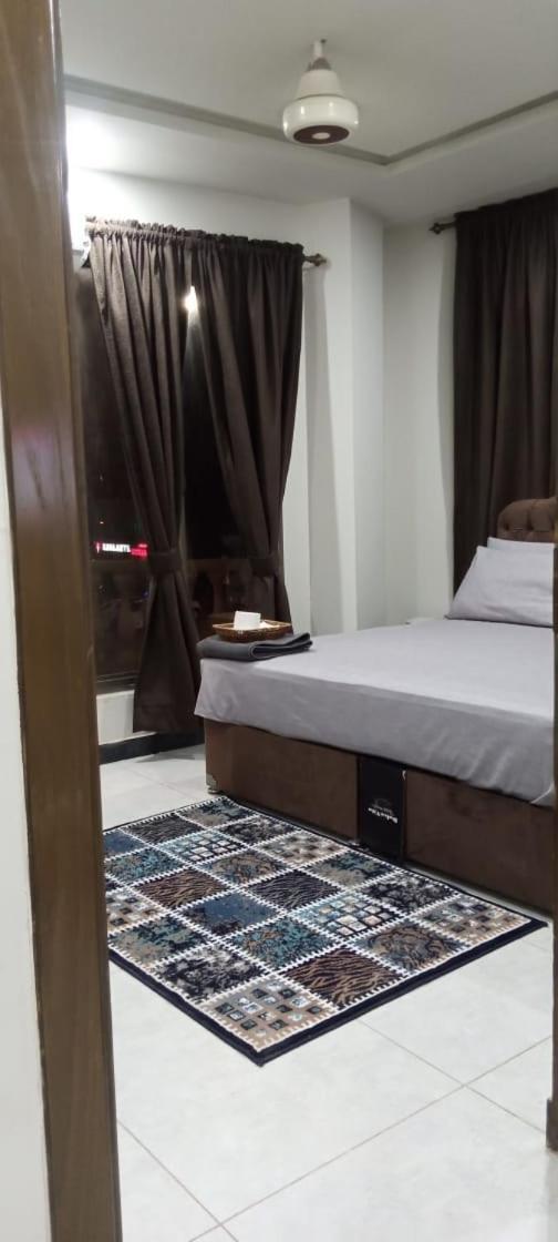 Northern Suites Bahria Town ラーワルピンディー エクステリア 写真