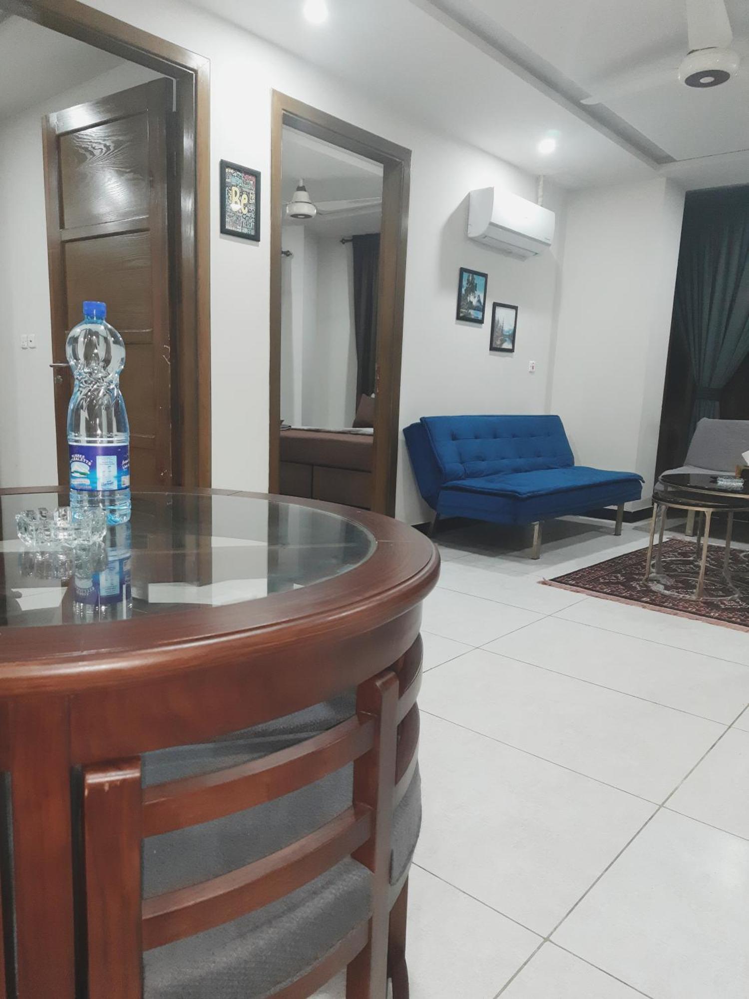 Northern Suites Bahria Town ラーワルピンディー 部屋 写真