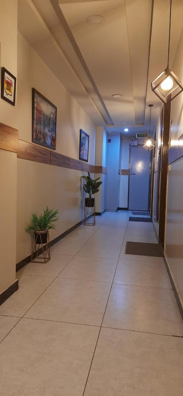 Northern Suites Bahria Town ラーワルピンディー エクステリア 写真